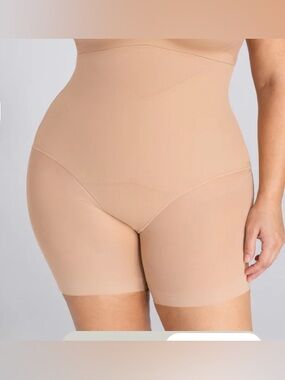 Honeylove SuperPower Short in Sand Shaper Shorts 1X